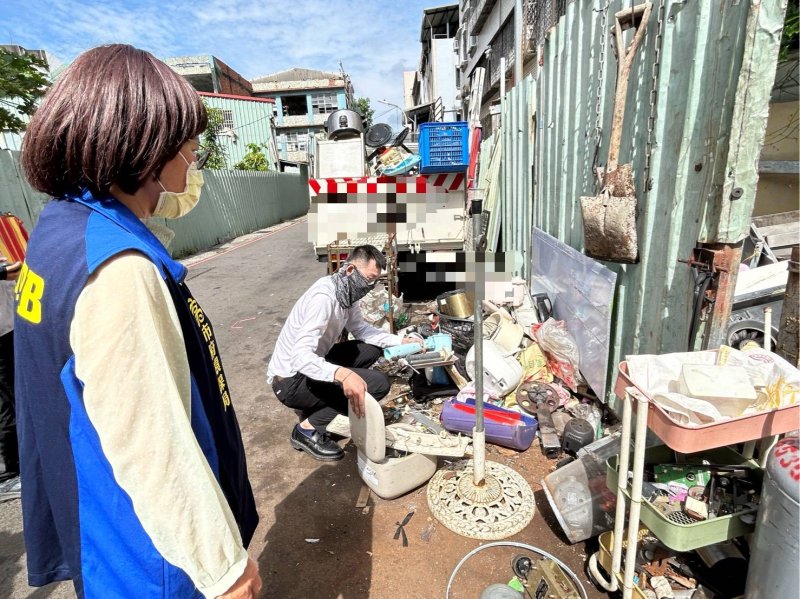 漾新聞｜前鎮資收場71次裁罰仍髒亂　登革熱警戒市府限期清空