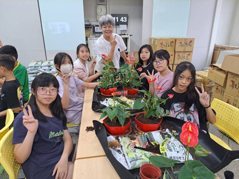 漾新聞｜仁武國小花卉課程飄端午香　孩子親手種下生命教育