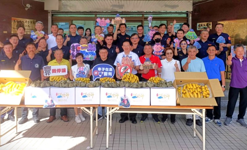 漾新聞|阿隆師攜手旗山民防中隊贈肉粽