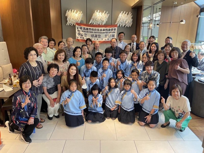 漾新聞｜藍衫鑰匙圈牽起鄉情　高雄客童歌聲暖唱東京