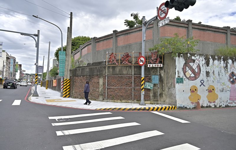 漾新聞｜右昌街告別人車爭道　楠梓新設人行道打造友善步行環境