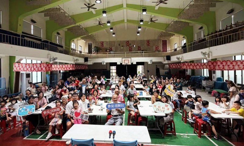 漾新聞|美濃國小新生始業祖孫上學趣