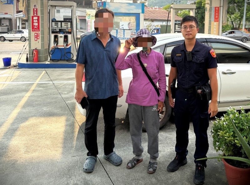 漾新聞|旗警助如廁後走散婦人與家人團聚