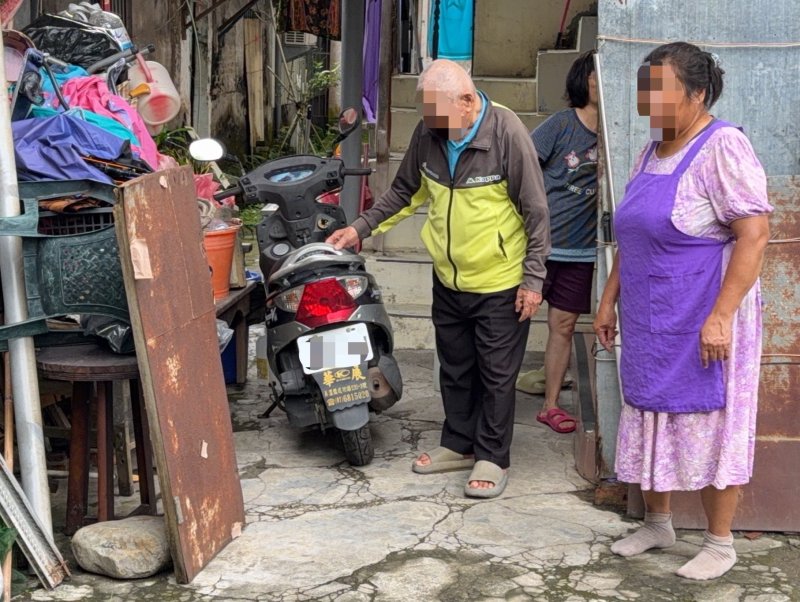 美濃警協助尋回市場購物不見的機車