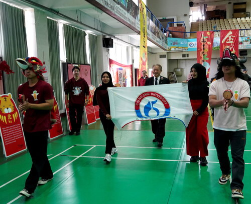 漾新聞|正修科大為外籍生辦春節活動提前過節