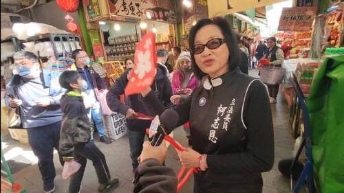 漾新聞|柯志恩逛高雄年貨大街「主婦魂」上身　巧遇民進黨民代互問「你買了沒？」