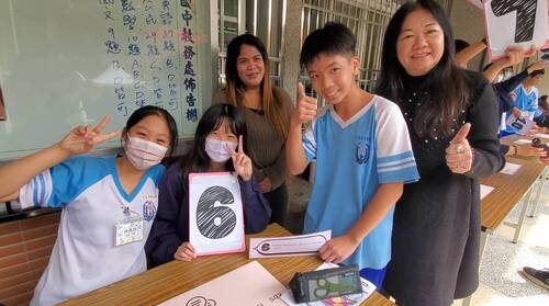 漾新聞|鳳西國中休業式《雙數食尚小市集》學生闖關兌換美食超開心
