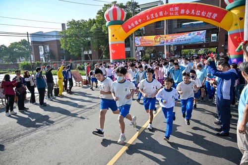 漾新聞|「健跑美濃、食農共榮」南隆國中發起校園馬拉松路跑認證 9校1400親師生熱情響應