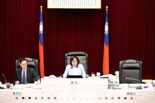 漾新聞|高市議會三讀通過房屋稅徵收自治條例 單一自住戶將降稅至1% 多戶族則增稅甚至到4.8% 你是屬於哪一種？