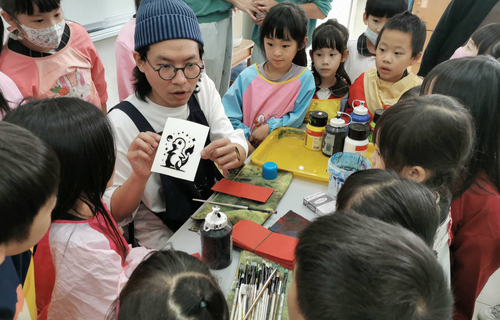 漾新聞|雙語藝術小創客週啟動！華藝沉浸式學習掀起創意風潮