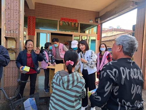 南區焚化爐大火延燒16小時 陳麗娜籲查明真相保居民健康