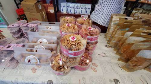 圖／用在地食材與意象包裝設計，打狗餅舖賣的不只是餅，還有創意與高雄在地文化。（記者陳雯萍攝）