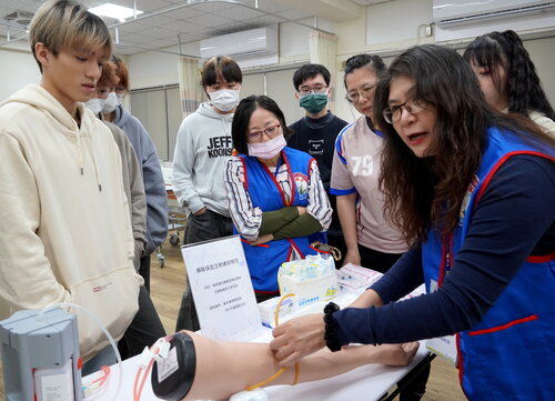 漾新聞|正修科大護理系辦冬令營 邀高校生體驗臨床技術