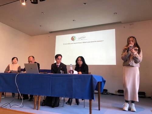 高雄女中與法國德薩伊中學精彩對談 國際交流激起智慧火花