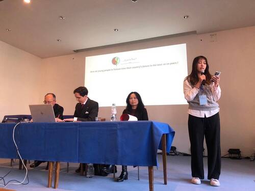 高雄女中與法國德薩伊中學精彩對談 國際交流激起智慧火花