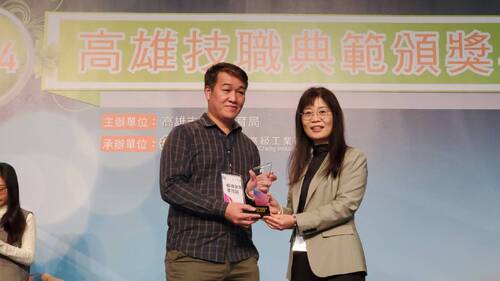 指導學生「只為做好一件事」達成技職精神 高市教育局表揚幕後英雄84位技職典範