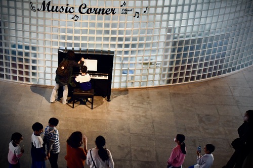 高醫大春天音樂會 企業捐琴共築藝文校園