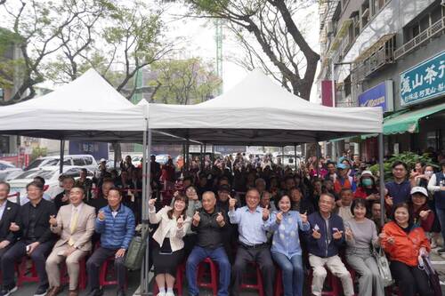 柯志恩第一個與議員許采蓁聯合服務處揭牌 70多位里長力挺祝賀