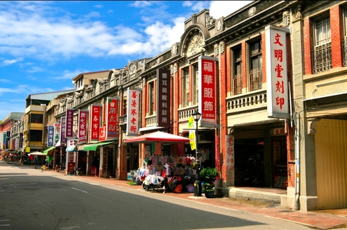 台灣觀光100亮點3月主打星 高雄狂歡登場 抽iPhone 16