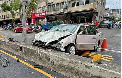 漾新聞|從「行人地獄」到「併購說」　520週年民怨四起質疑賴政府失信