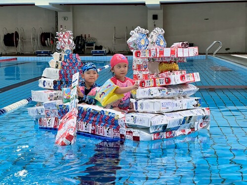 漾新聞｜牛奶盒變成龍舟真的可以下水耶！裕誠幼兒園端午玩出環保新創意