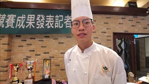 餐管系宋育誠單人奪下一金兩銅佳績。