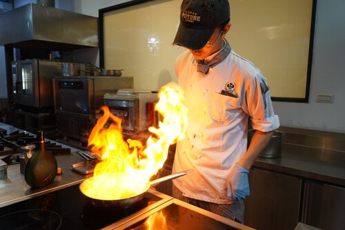 西廚系林子瀚擅長處理肉類，令評審激賞
