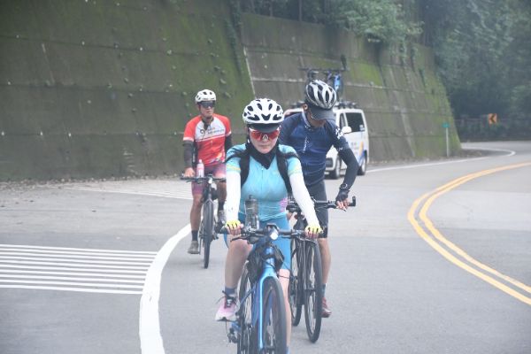 漾新聞|國際旅遊夫人南秀圓「中雙塔台灣縱騎」騎出台灣之美 用雙腳丈量土地、用行動行銷文化