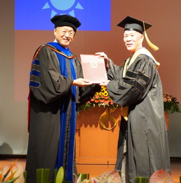 漾新聞｜78歲博士領風騷！正修科大畢典感動落幕