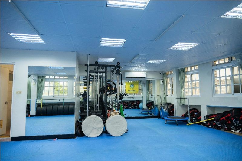 「上如多元體適能運動館」在青創補助協助下，強化場地設施與訓練器材，提供學員安全舒適的訓練環境。