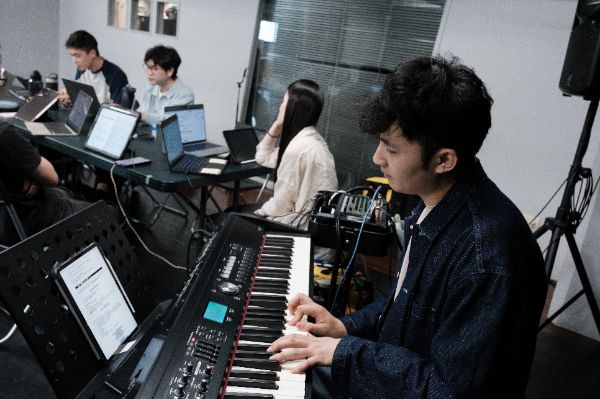 漾新聞|唱歌集玩真的！創作者上台現場拆解音樂劇