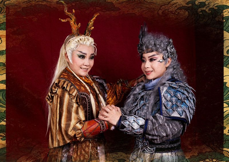 《魚島鯊鹿兒傳奇》定裝照由佩儀歌劇團提供