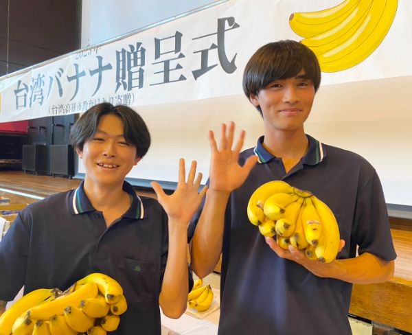 漾新聞｜高雄蕉香飛熊本！五箱旗山香蕉深化台日教育情誼