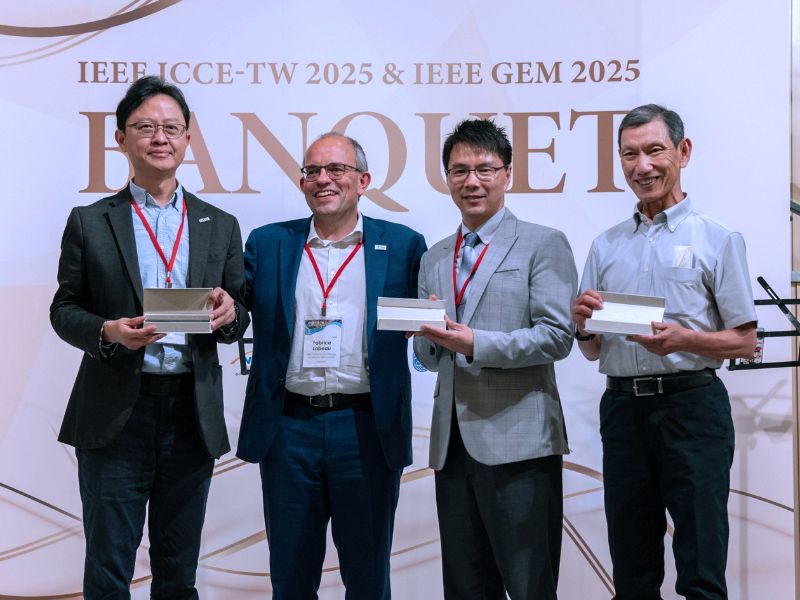 左起：高科大資管系特聘教授蘇國瑋、IEEE CTSoc現任主席Fabrice Labeau、高科大電子系教授張萬榮、成大電機系教授楊竹星。