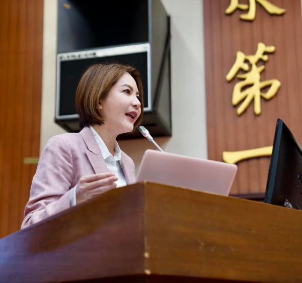 漾新聞|美麗島民調再探底　陳菁徽：賴政府改組未見承擔，僅是傲慢延續