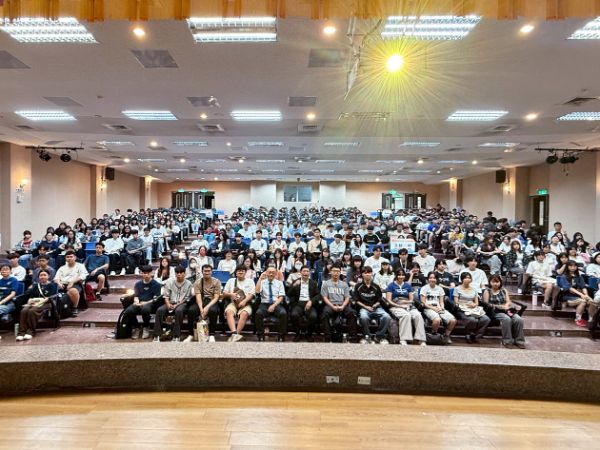 漾新聞|高科大五千新鮮人報到 馬拉松始業式熱鬧迎新