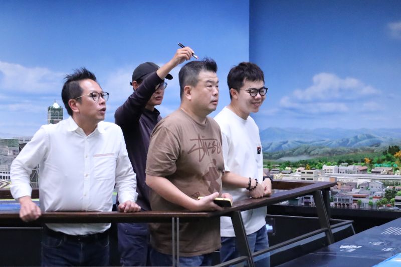 考察哈瑪星鐵道園區，簡煥宗、何權峰、張博洋三議員籲設國家館南部分館。