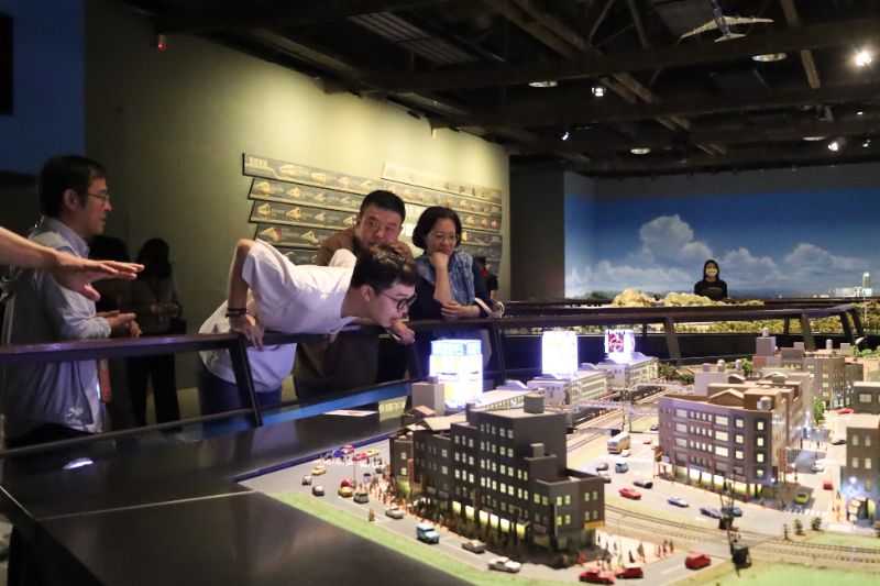 考察哈瑪星鐵道園區，簡煥宗、何權峰、張博洋三議員籲設國家館南部分館。