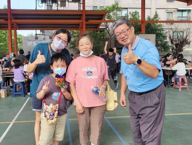 以愛領航！大華國小莊明廣奪領導卓越校長獎，高市唯一。