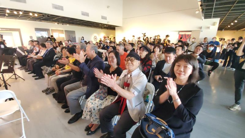 高科大重磅策展的《反轉世界:福田繁雄的視覺幻象典藏展》,設計界共襄盛舉。 高科大重磅策展的《反轉世界:福田繁雄的視覺幻象典藏展》,設計界共襄盛舉。