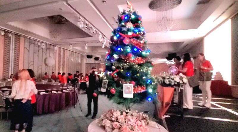 國際蘭馨會首次舉辦1125反暴力的直播，全國各地姐妹同步走上街頭反暴力，共同點亮希望之樹。（漾新聞記者陳雯萍攝）