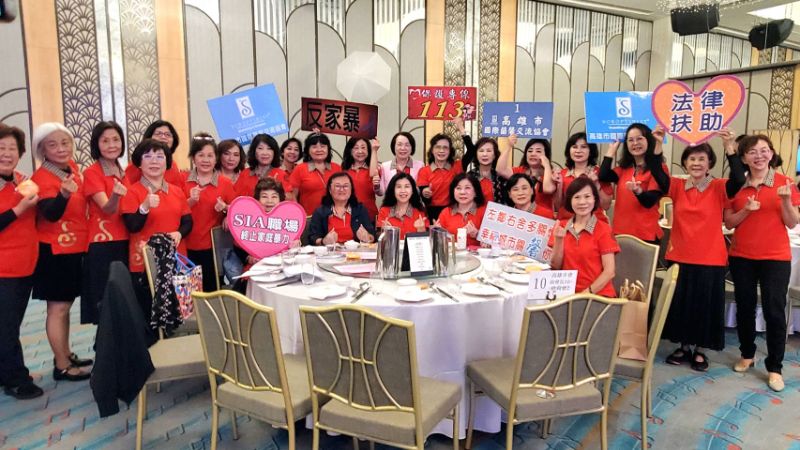 國際蘭馨會首次舉辦1125反暴力的直播，全國各地姐妹同步走上街頭反暴力。（漾新聞記者陳雯萍攝）