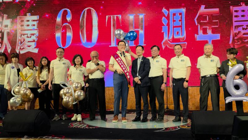社團法人高雄市企業經理協進會６０週年慶典，理事長李建興教授致詞。（漾新聞記者陳雯萍攝）