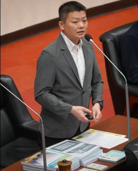 漾新聞｜高雄失業率六都最低藏警訊　曾俊傑：青年失業反升須找原因