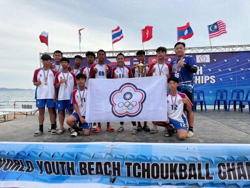 漾新聞|路竹高中勇奪世界盃沙灘巧固球雙冠榮耀